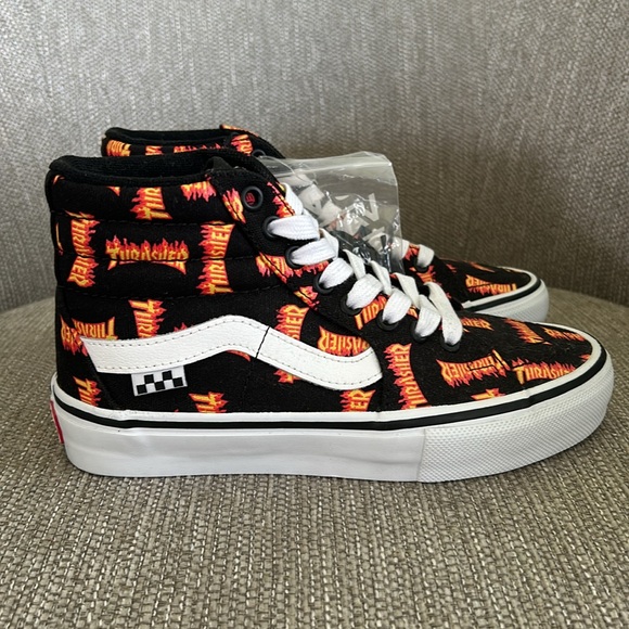 Vans x Thrasher Sk8-Hi Sneakers - Picture 3 of 8